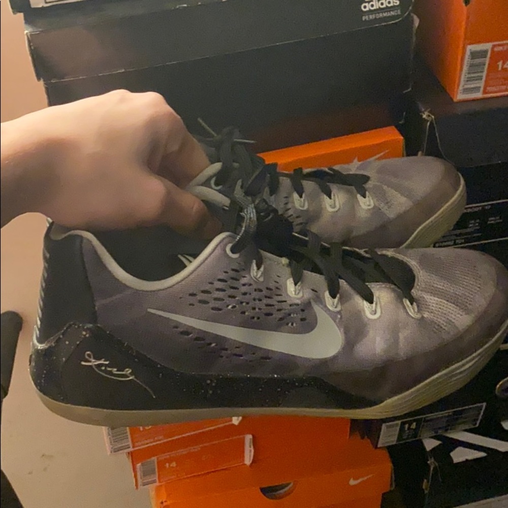 Kobe 9 low